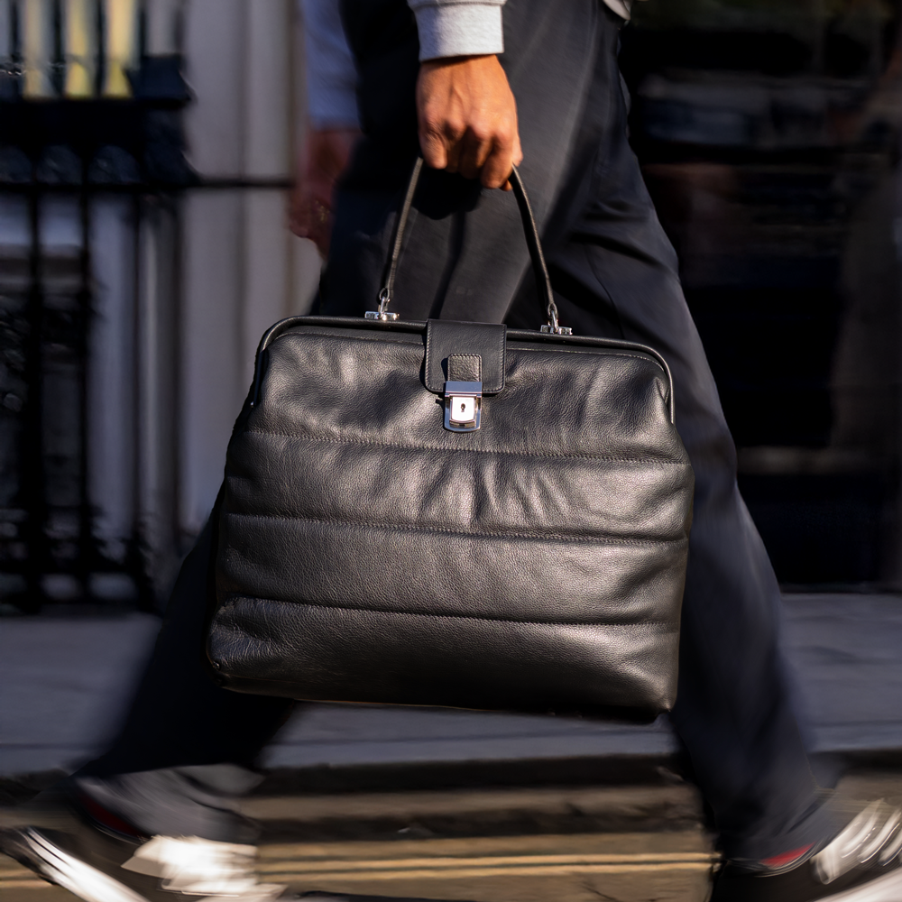 LUCA | Handtasche Schwarz Nappaleder – Handtasche mit abschließbarem Schloss und Laptopfach